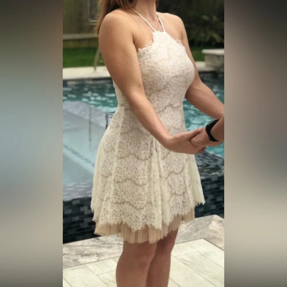 Francesca’s halter White Lace Sleeveless nude‎ overlay mini Dress Sz S